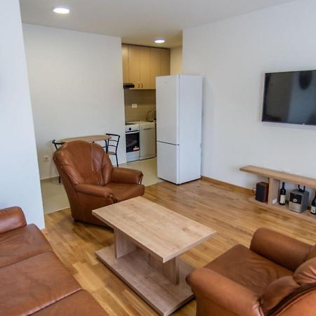 Sunny Hill Suite Ljubovic พอดโกริกา ภายนอก รูปภาพ