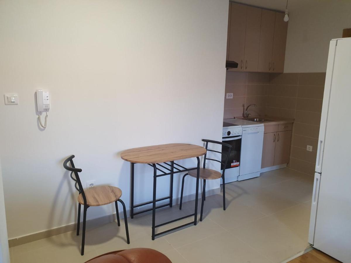 Sunny Hill Suite Ljubovic พอดโกริกา ภายนอก รูปภาพ