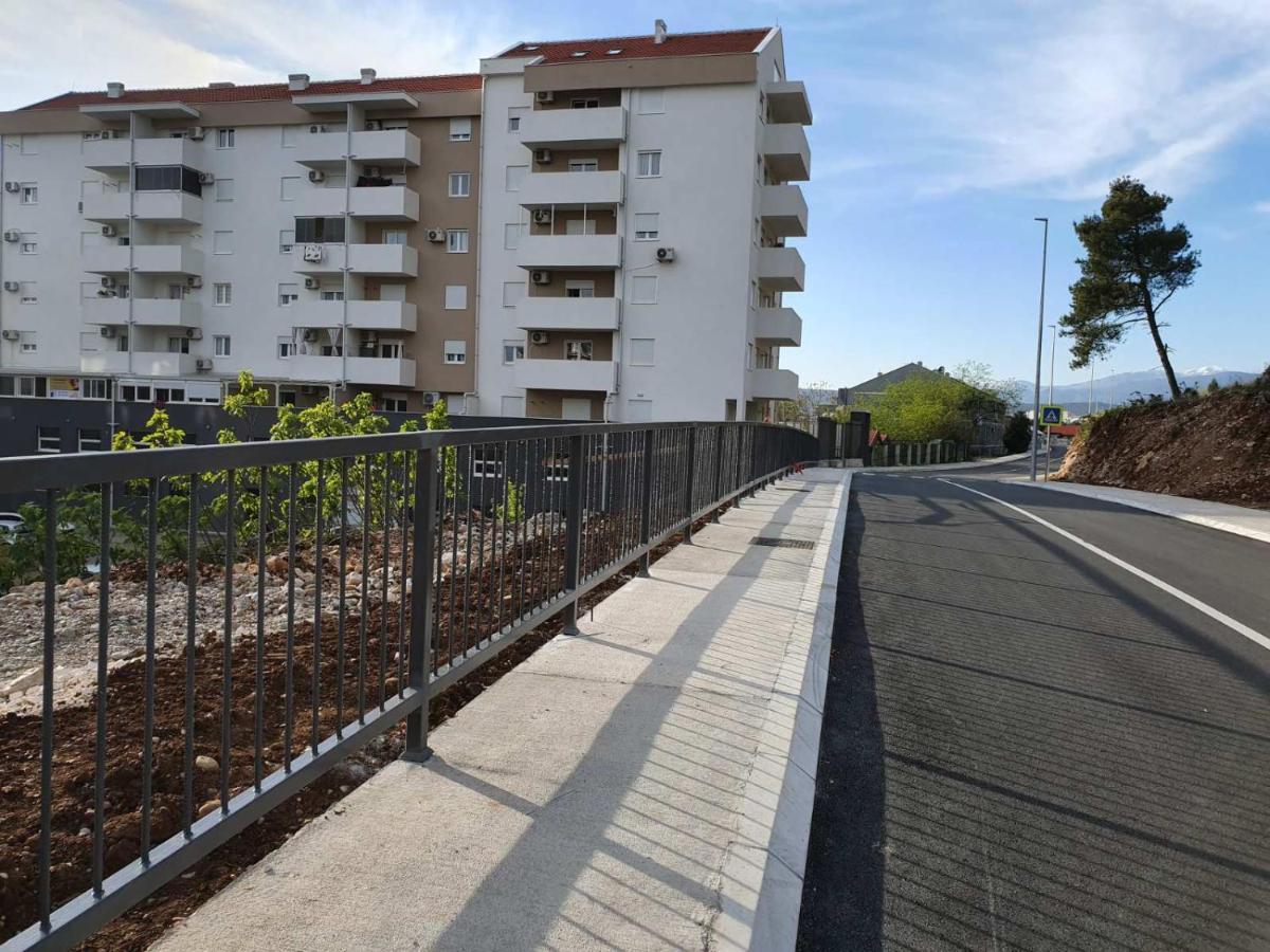 Sunny Hill Suite Ljubovic พอดโกริกา ภายนอก รูปภาพ