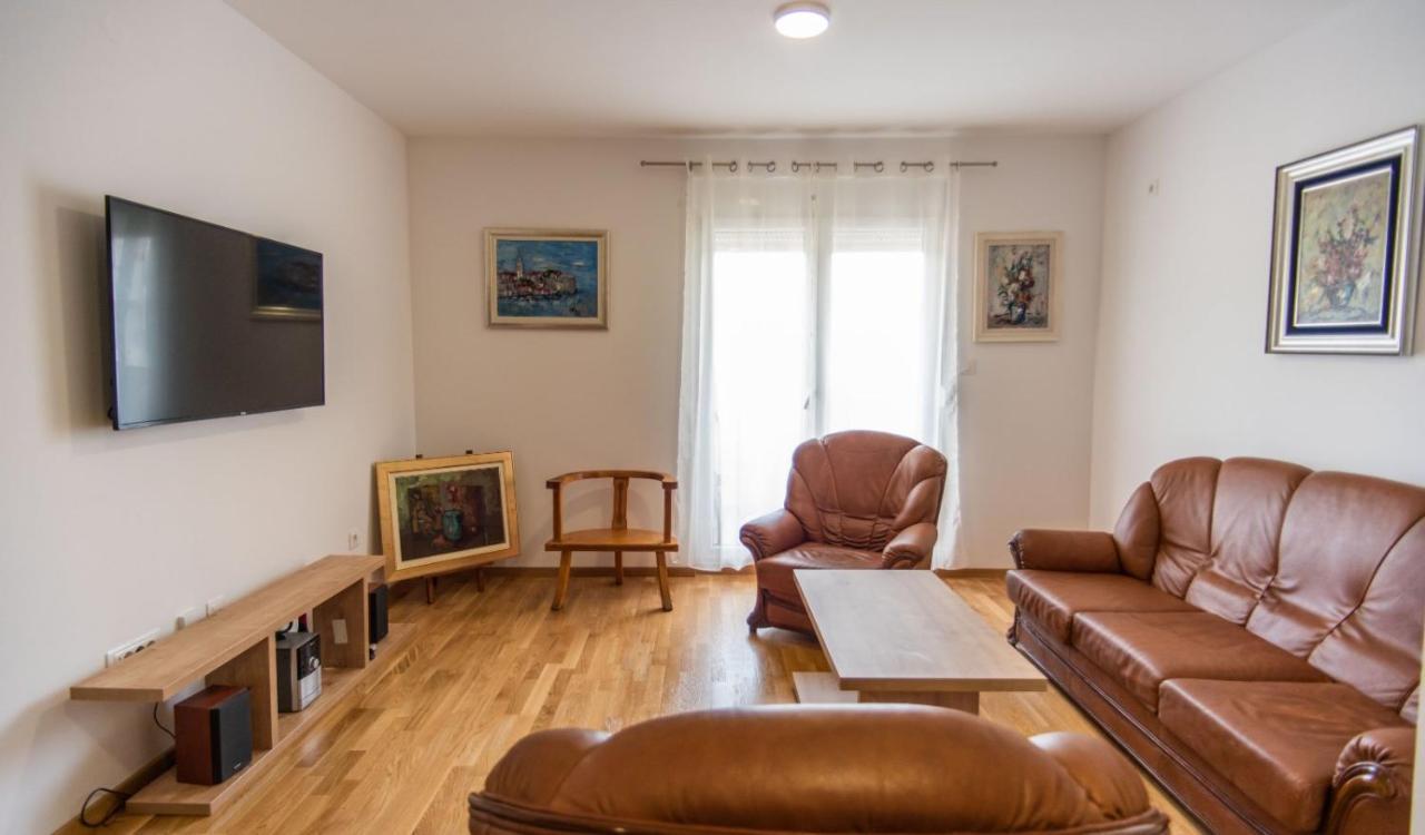 Sunny Hill Suite Ljubovic พอดโกริกา ภายนอก รูปภาพ
