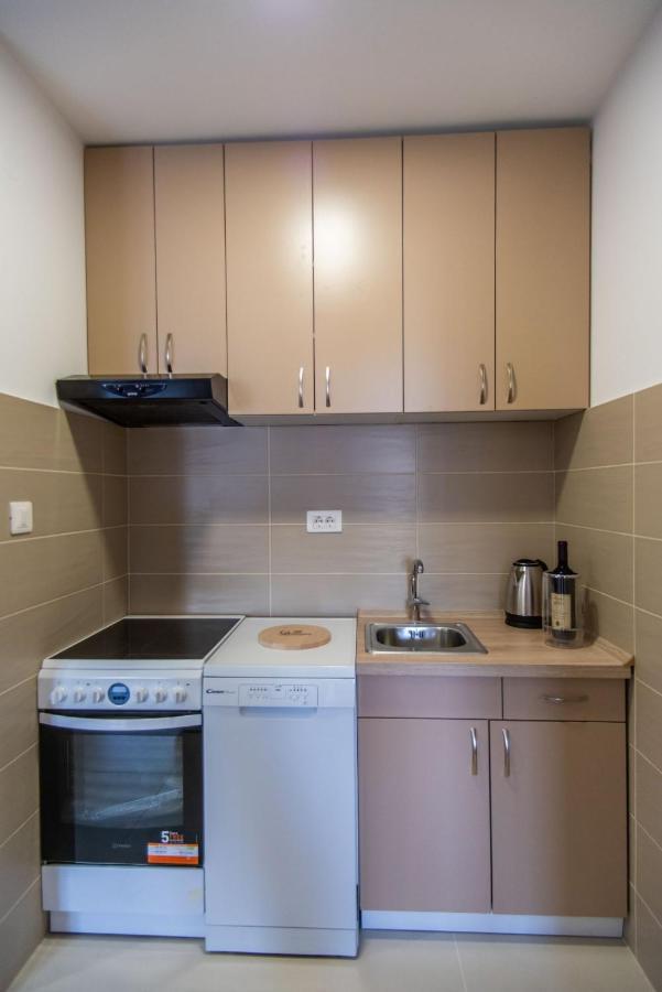 Sunny Hill Suite Ljubovic พอดโกริกา ภายนอก รูปภาพ