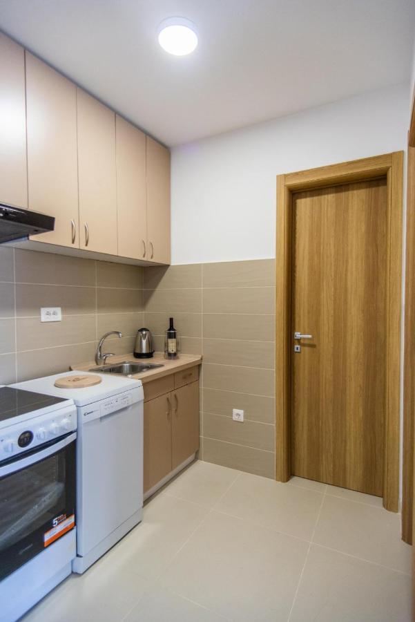 Sunny Hill Suite Ljubovic พอดโกริกา ภายนอก รูปภาพ