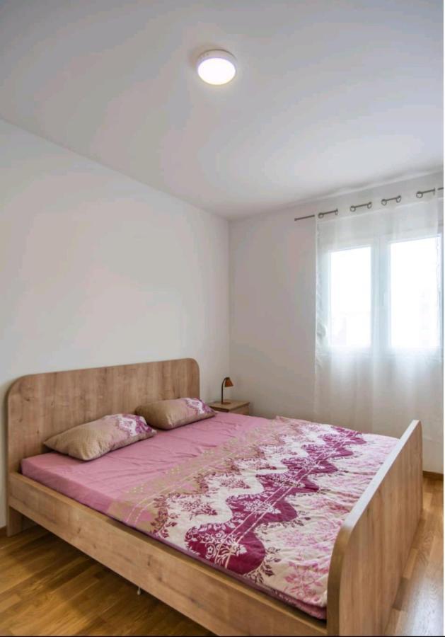 Sunny Hill Suite Ljubovic พอดโกริกา ภายนอก รูปภาพ